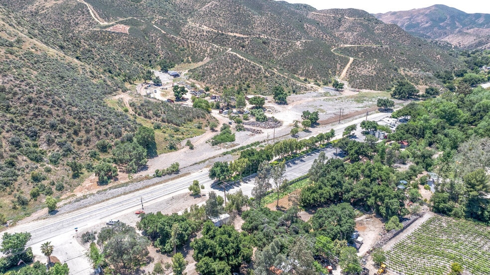 More Photos Of 12625 Sierra Hwy, Santa Clarita Restaurant For Sale
