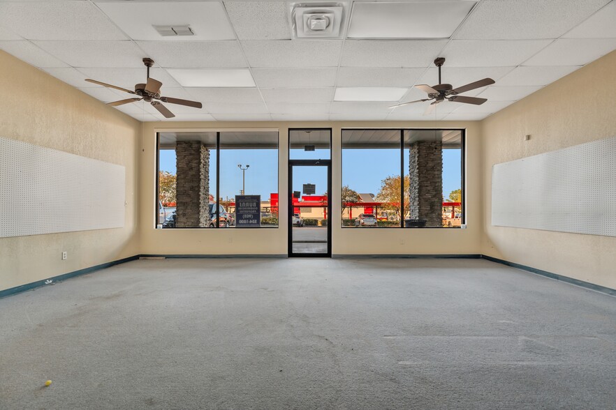 More Photos Of 5111 Troup Hwy, Tyler Storefront For Sale