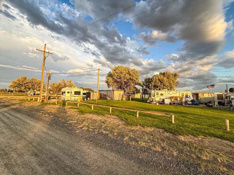 More Photos Of 87275 County Hwy 9-28, Christmas Valley Hotel For Sale