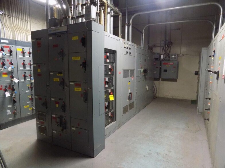 More Photos Of 165 S Price Rd, Chandler Warehouse For Lease