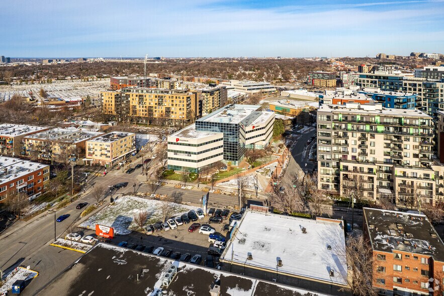 More Photos Of 5101-5151 Rue Buchan, Montréal Office For Lease