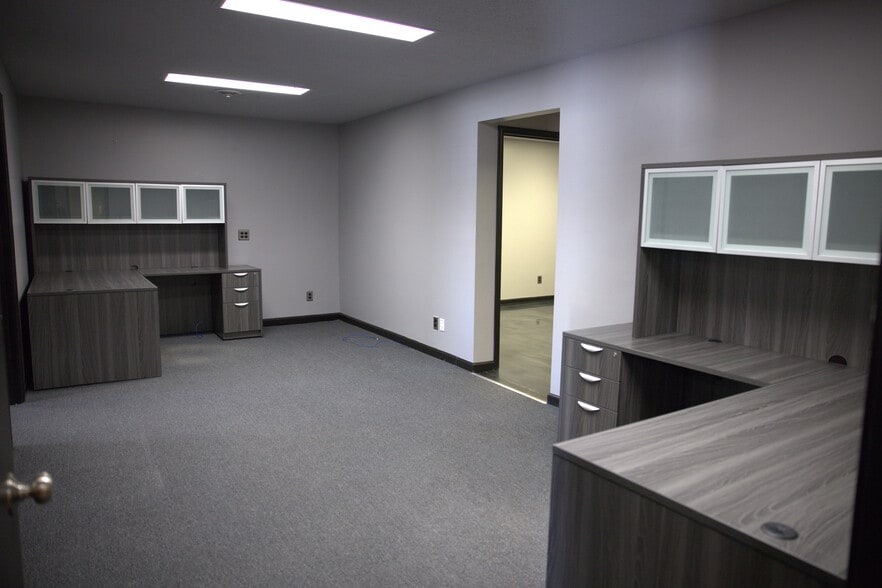 More Photos Of 101 W Shrader St, Liberty Manufacturing For Lease