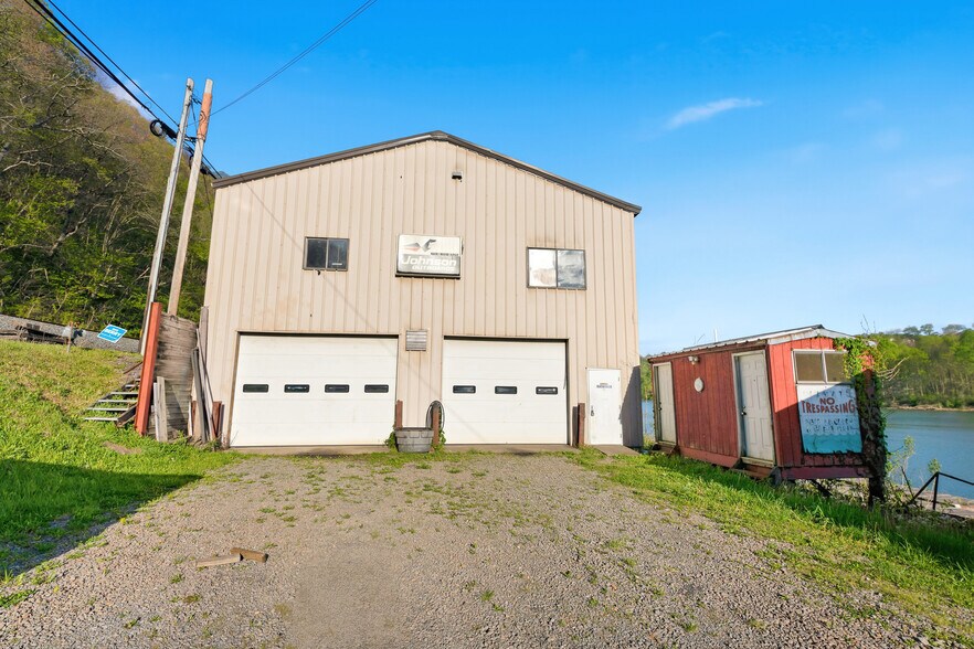 More Photos Of 490 Fort Martin Rd, Maidsville Flex For Sale