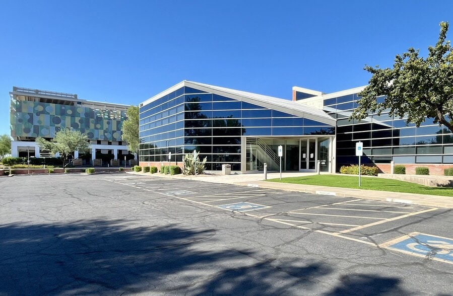More Photos Of 7320 E Butherus Dr, Scottsdale Office For Lease