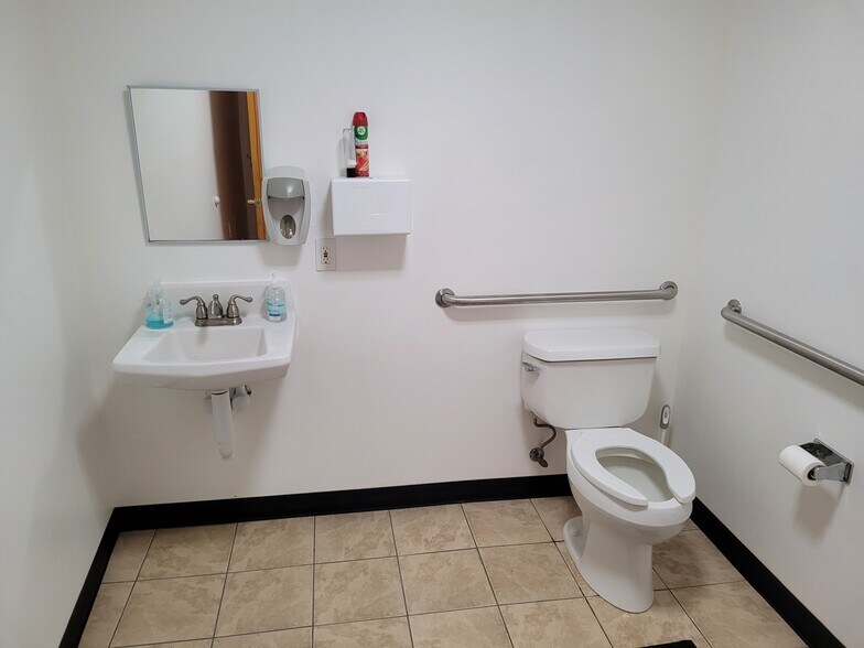 More Photos Of 65-67 Watervliet Ave, Albany Apartments For Lease