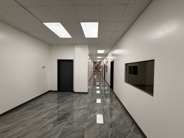 More Photos Of 900 N University Blvd, Jacksonville Medical For Lease