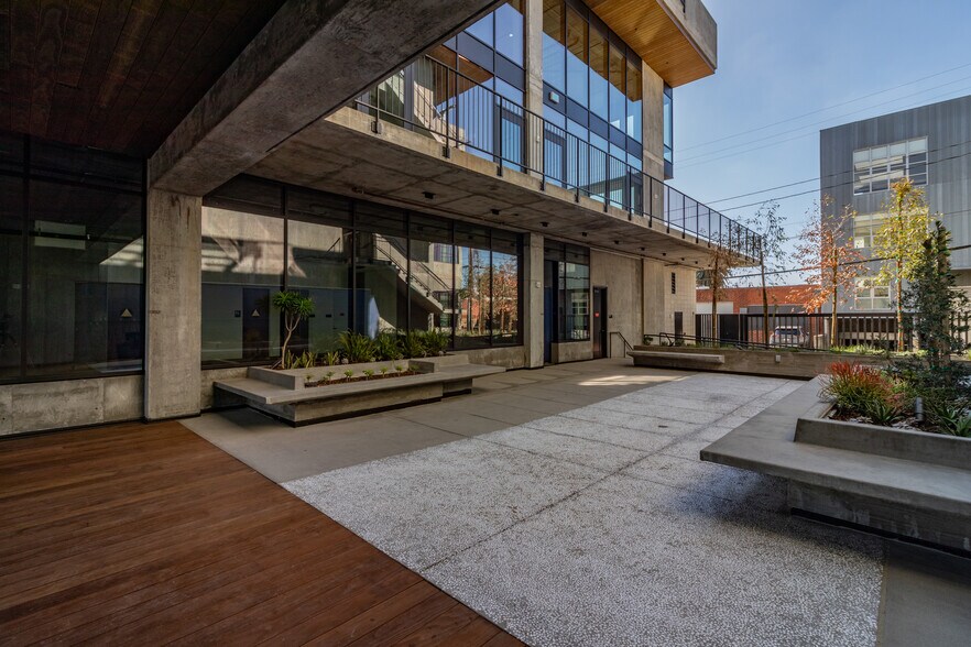 More Photos Of 1650 Euclid St, Santa Monica Office For Sale