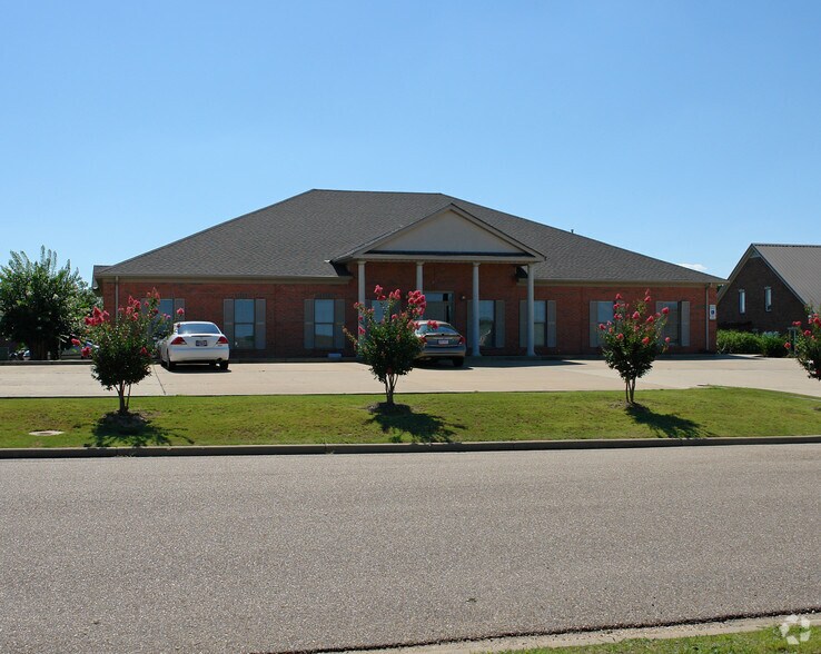 More Photos Of 8149 Old Federal Rd, Montgomery Office For Lease