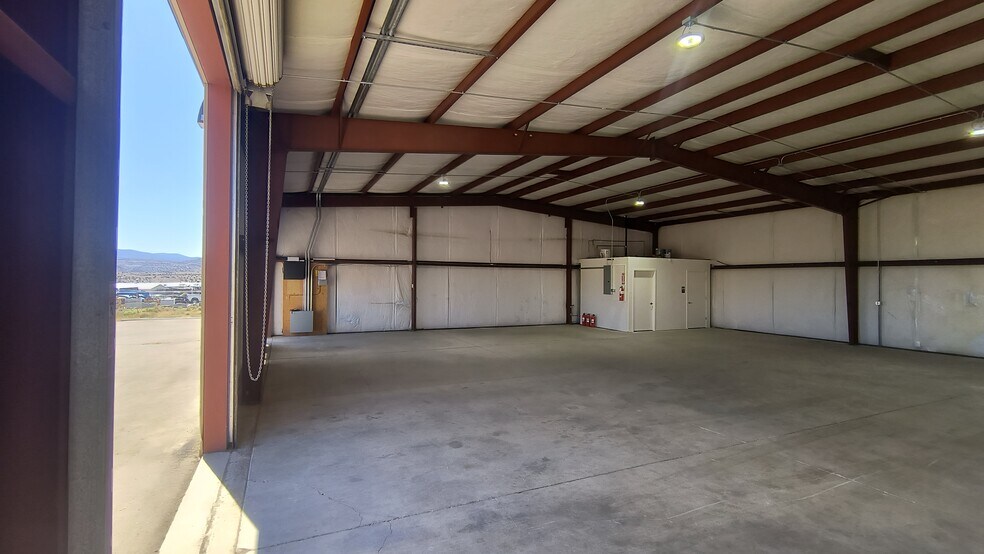 More Photos Of 77 Laxalt Dr, Carson City Manufacturing For Lease