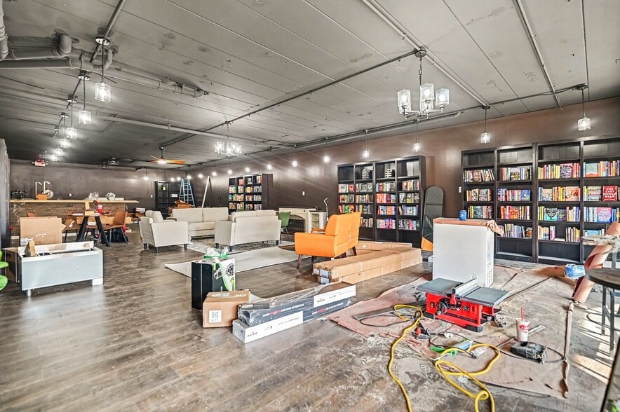 More Photos Of 516-528 Main St, Hamilton Office For Sale
