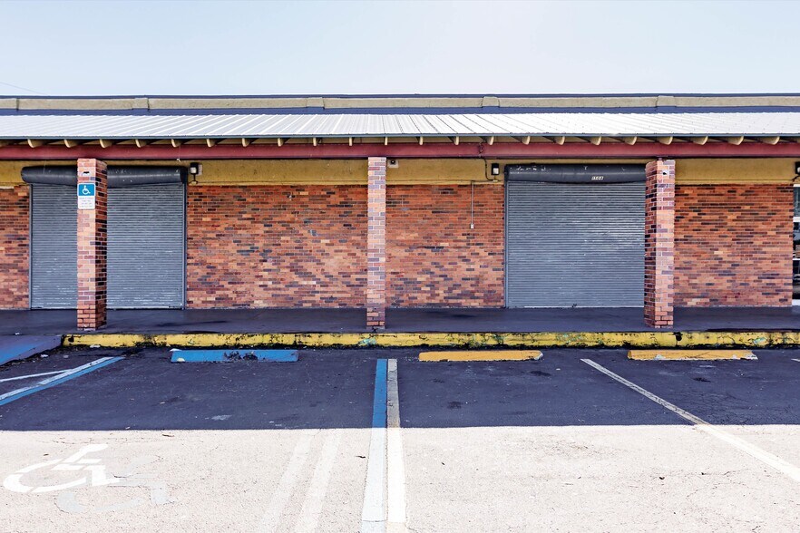 More Photos Of 541 SW 16th St, Belle Glade Storefront For Lease