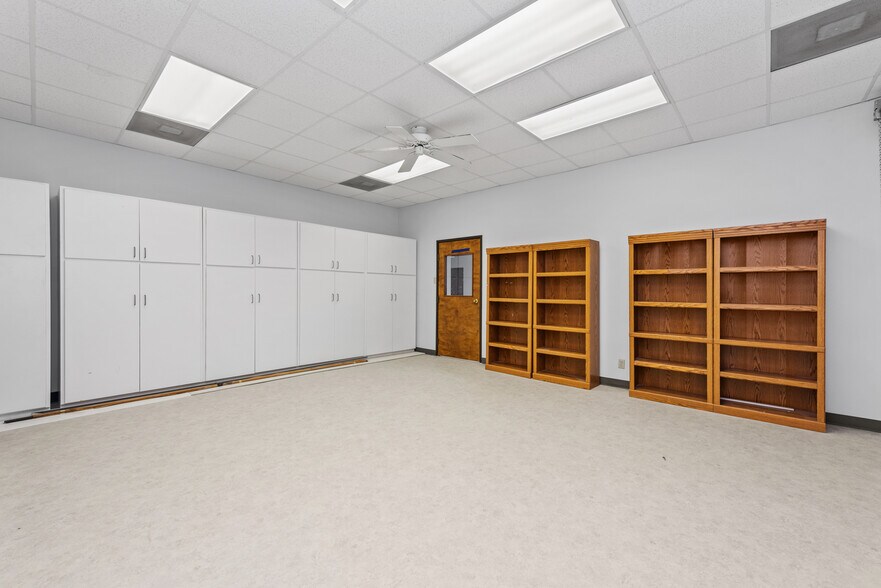 More Photos Of 3945 Greenbriar Dr, Stafford Industrial For Sale