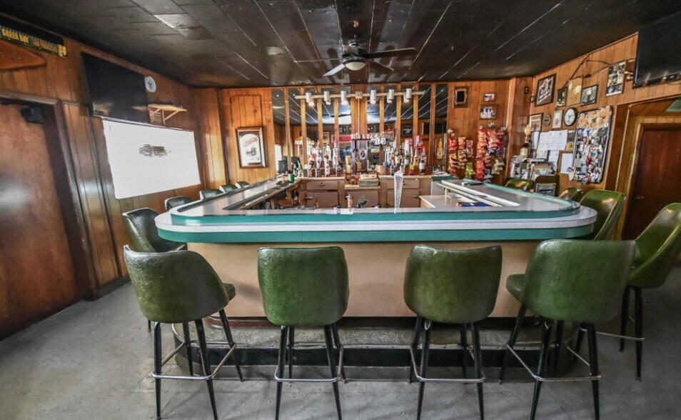 More Photos Of 3010 S 10th St, Milwaukee Restaurant For Sale