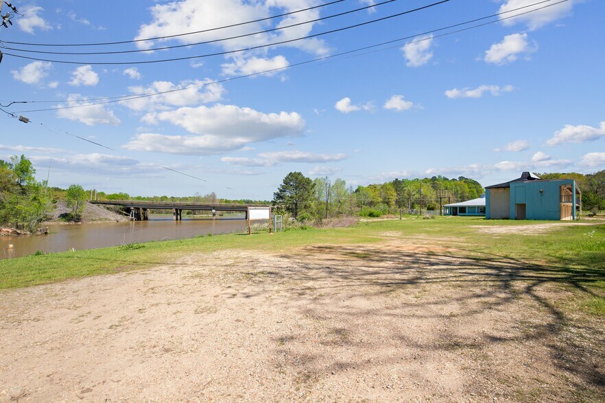 More Photos Of 1010 N Eufaula Ave, Eufaula Hotel For Sale