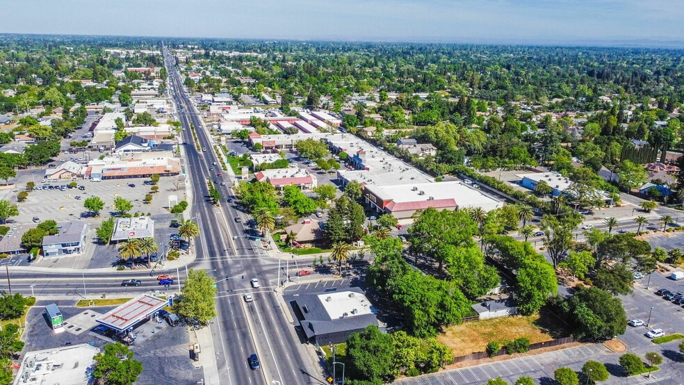 More Photos Of 6400 Fair Oaks Blvd, Carmichael Restaurant For Sale