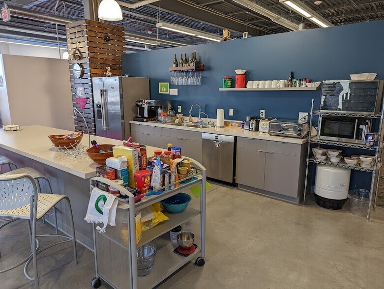 More Photos Of 34 Schroeder Ct, Madison Office For Lease