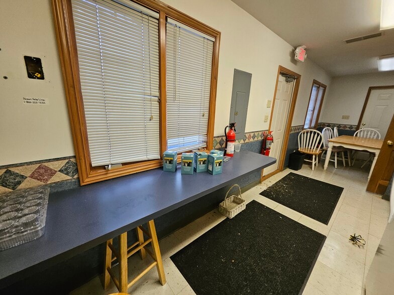 More Photos Of 13330 Darmstadt Rd, Evansville Office For Sale