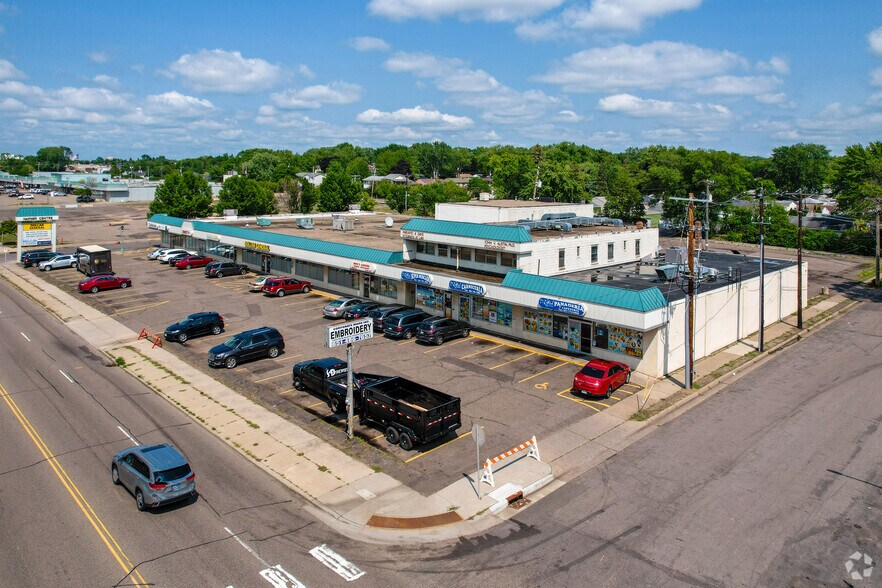 More Photos Of 1546 White Bear Ave N, Saint Paul General Retail For Sale
