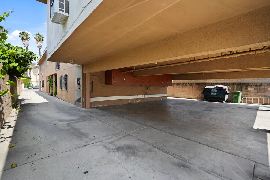 More Photos Of 2614 Garth Ave, Los Angeles Multifamily For Sale
