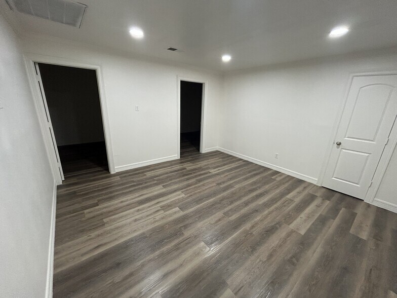More Photos Of 2331 Wirtcrest Ln, Houston Unknown For Lease