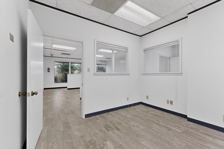 More Photos Of 8870 Business Park Dr, Austin Loft Creative Space For Lease