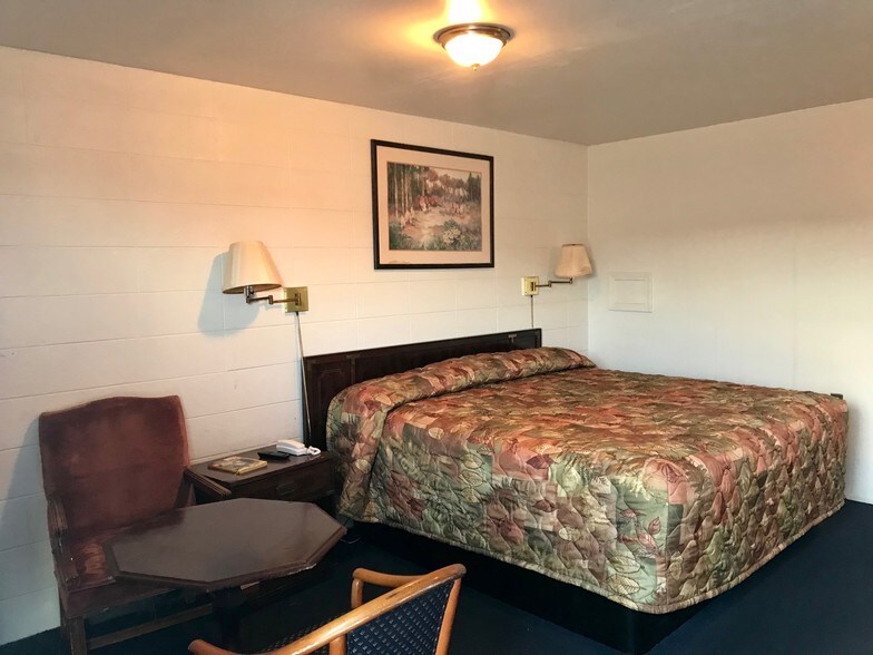 More Photos Of 3000 N Broadway St, Poteau Hotel For Sale