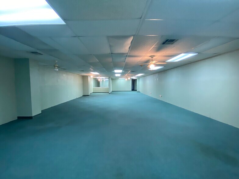 More Photos Of 5550 Eastex Fwy, Beaumont Unknown For Lease