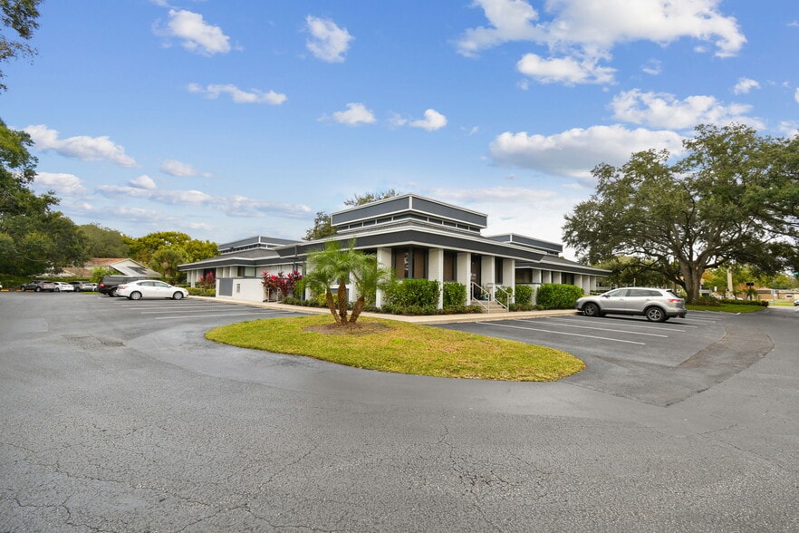 More Photos Of 3910 Northdale Blvd, Tampa Medical For Sale