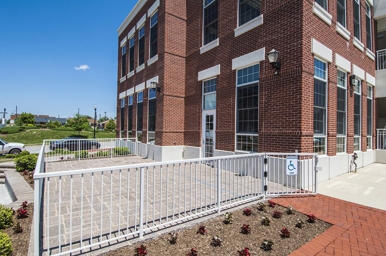 More Photos Of 105 Centennial St, La Plata Medical For Sale