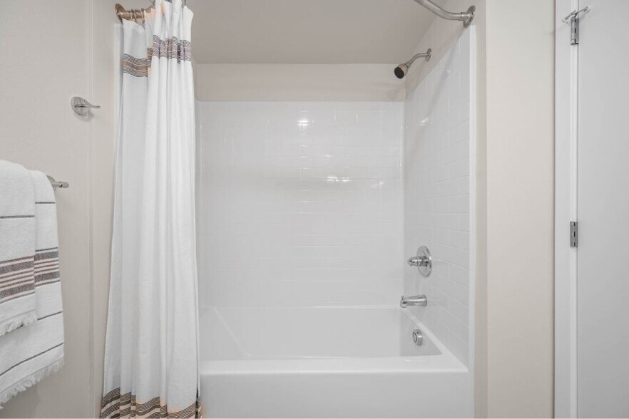 More Photos Of 200 E McCorquedale Rd, Burlington Apartments For Sale