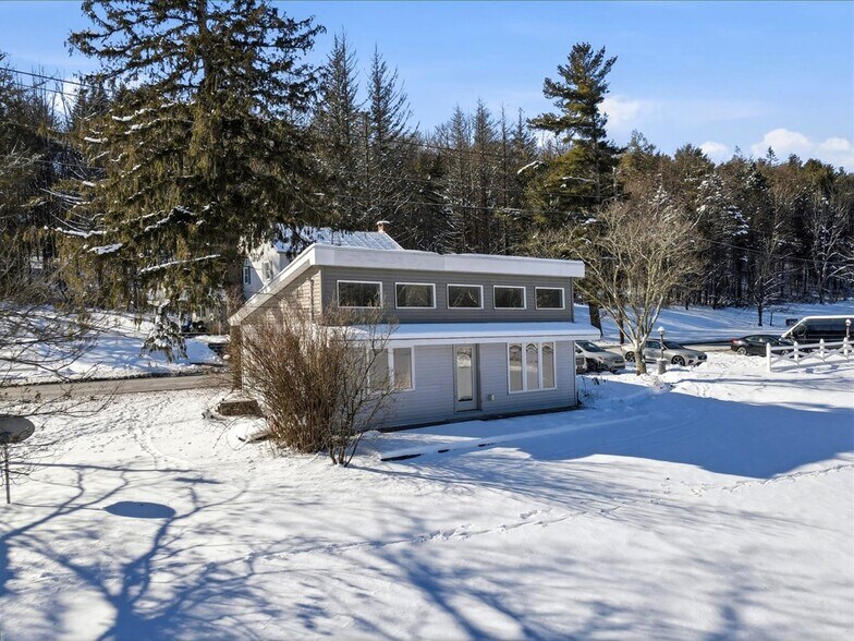 More Photos Of 306 Merwinsburg Rd, Effort Apartments For Sale