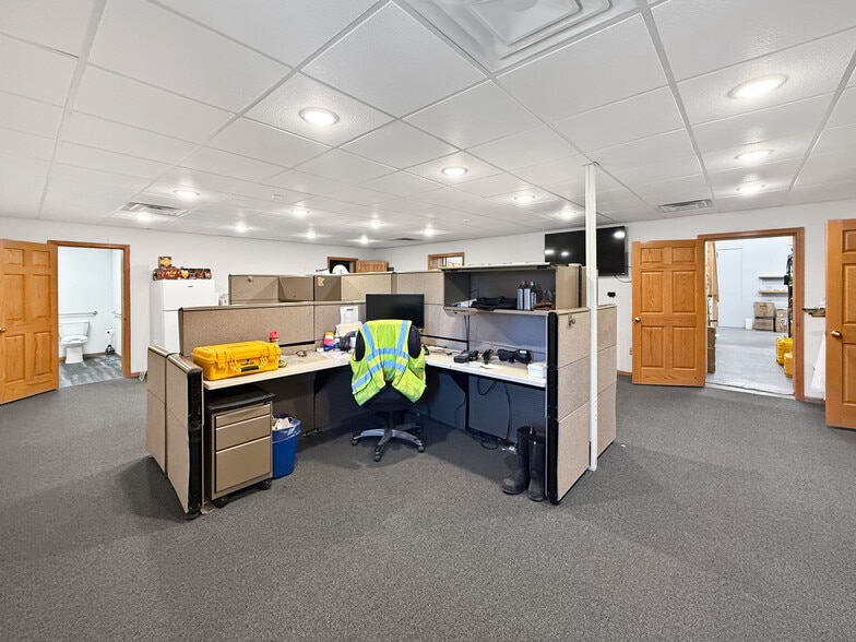 More Photos Of 614 Railroad St SE, Bemidji Office For Sale