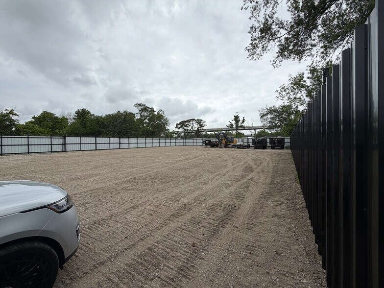 More Photos Of 14741 Waldine st, Houston Land For Lease
