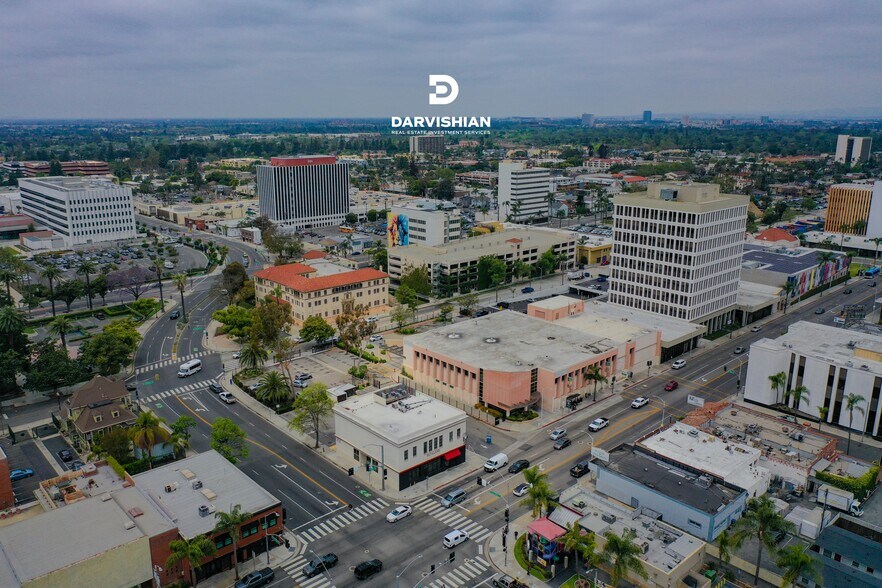More Photos Of 700 N Main St, Santa Ana Storefront Retail Office For Lease