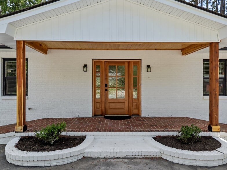 More Photos Of 421 Statesville Blvd, Salisbury Loft Creative Space For Lease