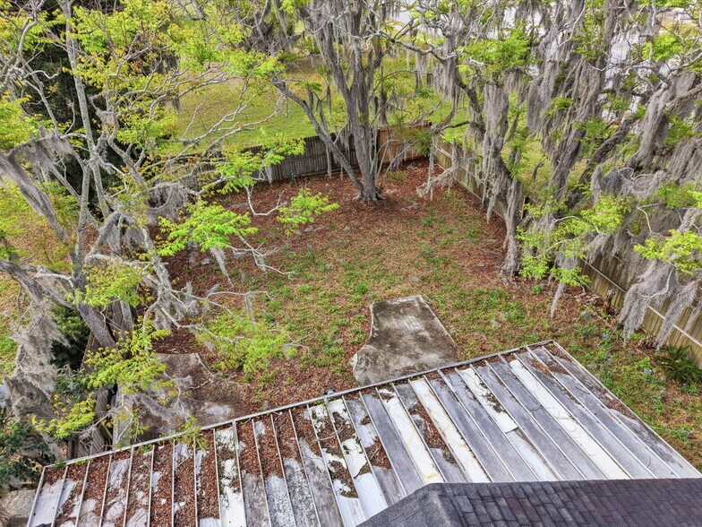 More Photos Of 1030 Camphor Ln, Deland General Retail For Sale