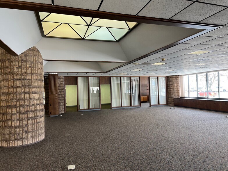 More Photos Of 502 2nd Ave N, Wahpeton Office For Sale