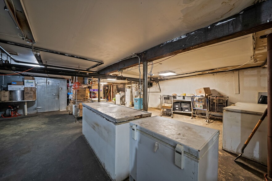 More Photos Of 777 Broadway, Amityville Restaurant For Sale