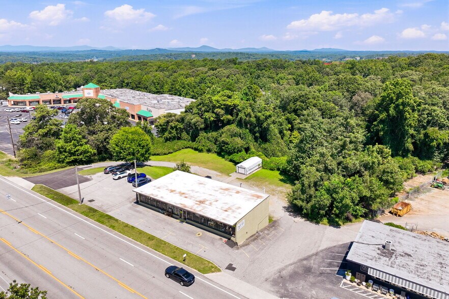 More Photos Of 1854 Thompson Bridge Rd, Gainesville Freestanding For Sale