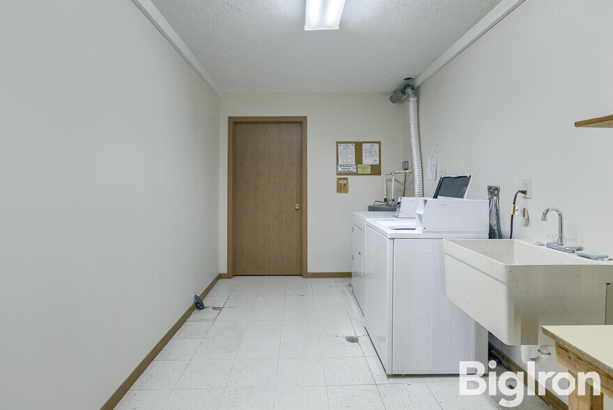 More Photos Of 525 I St, Fairbury Apartments For Sale