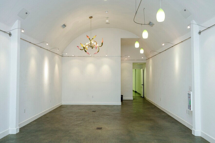 More Photos Of 918 10th St, Modesto Storefront Retail Office For Sale