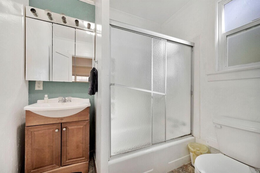 More Photos Of 14097 Lakeshore Dr, Clearlake Apartments For Sale