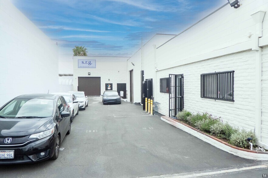 More Photos Of 10826-10834 Burbank Blvd, North Hollywood Office For Sale