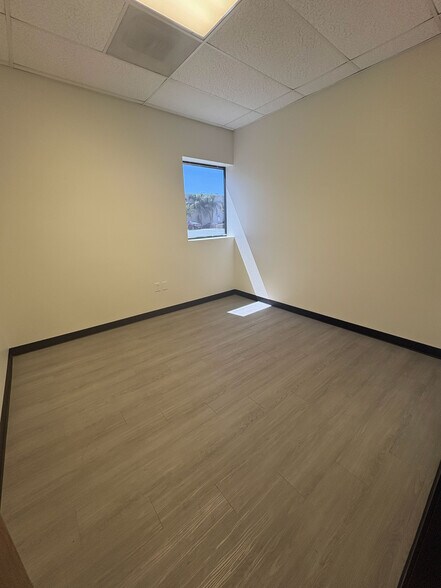 More Photos Of 14655 El Molino St, Fontana Warehouse For Lease