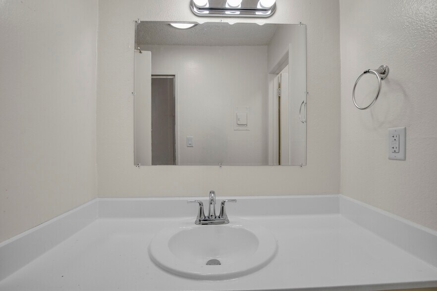 More Photos Of 14031 Cerise Ave, Hawthorne Apartments For Sale