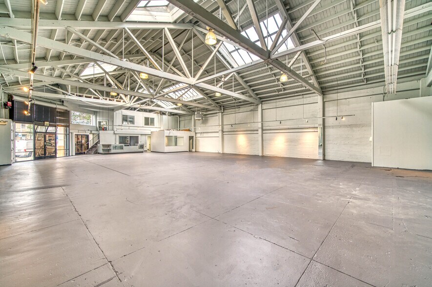 More Photos Of 123 S Van Ness Ave, San Francisco Storefront For Lease