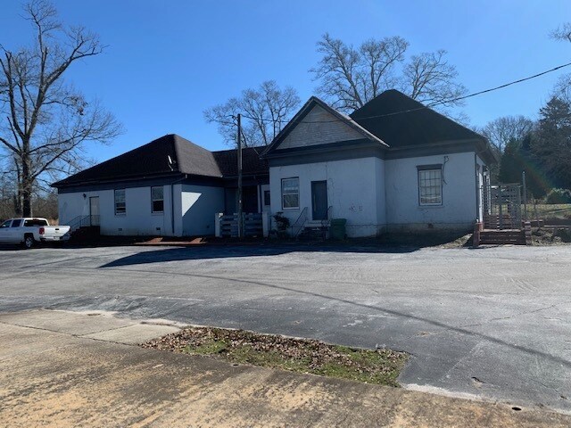 More Photos Of 203 Woodrow St, Pickens Industrial For Sale