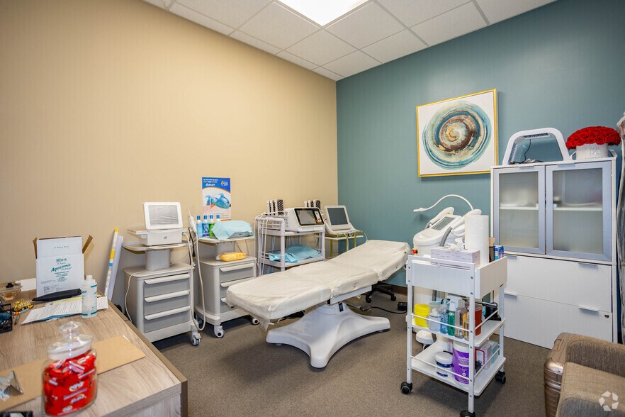 More Photos Of 125 Michael Dr, Syosset Coworking Space