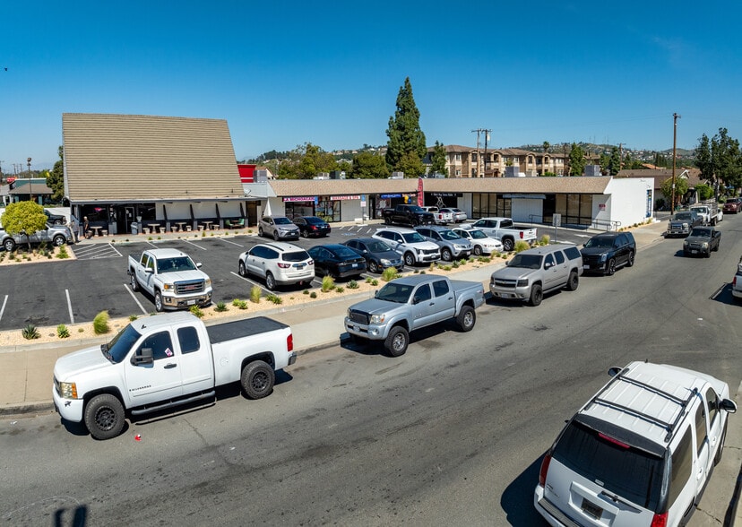 More Photos Of 1981 N Tustin St, Orange Restaurant For Sale