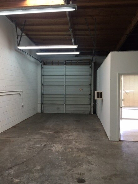 More Photos Of 7619 N 67th Ave, Glendale Warehouse For Lease
